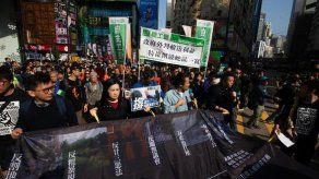 Miles de personas protestan contra el creciente poder de Pekín en Hong Kong