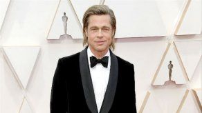 Brad Pitt reparte artículos de primera necesidad en los barrios más desfavorecidos de Los Ángeles