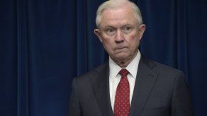Sessions pide renuncia de 46 fiscales federales