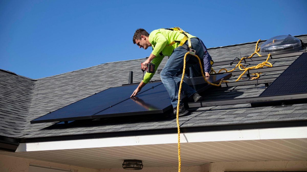ASEP explica en qué consiste el cargo propuesto para usuarios con paneles solares.