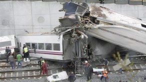 Al menos 35 muertos y 200 heridos al descarrilar un tren en España