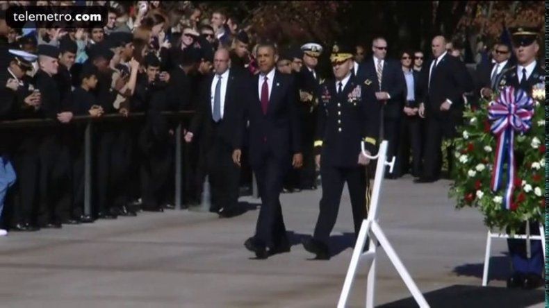 Obama homenajea profundos sacrificios de veteranos de guerra de EE.UU.