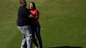 Una admiradora de Cristiano Ronaldo intentó llegar hasta la estrella lusa