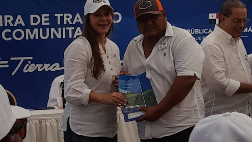 Gobierno entrega sementales de alta genética a pequeños productores Gobierno entrega sementales de alta genética a pequeños productores