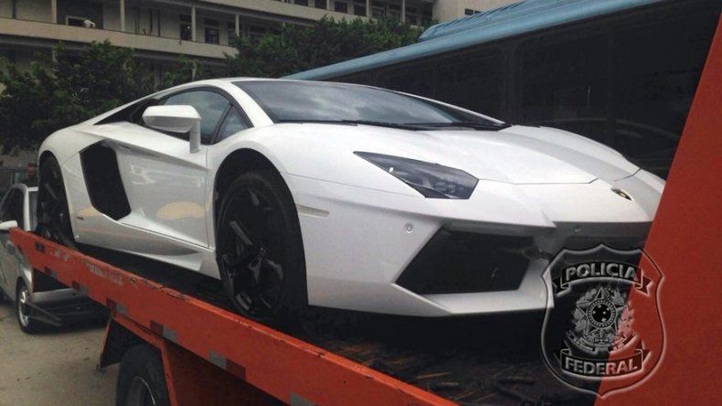 Investigan a un juez brasileño por usar autos de lujo decomisados a magnate
