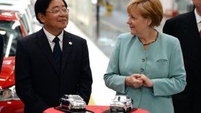 Merkel llega a China en una visita de marcado carácter comercial
