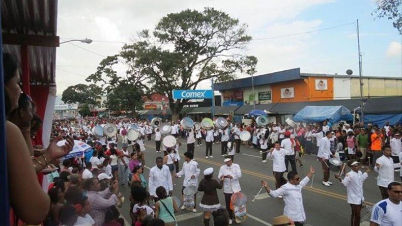 Realizan en Río Abajo la décima versión del desfile de Bandas Independientes