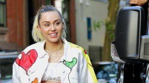 Miley Cyrus se disculpa por su ausencia en los Teen Choice Awards