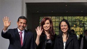 Popularidad de la pareja presidencial peruana bajó en mayo