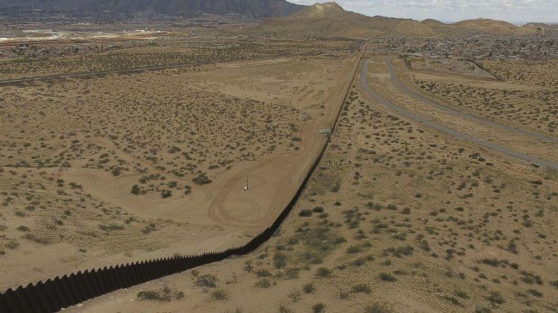 Empresas latinas olvidan la política para buscar negocio en el muro de Trump