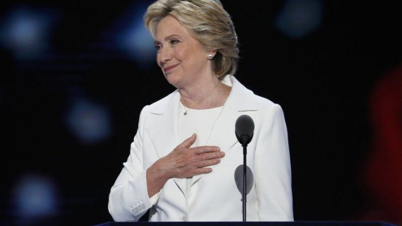 Clinton amplía su ventaja sobre Trump a ocho puntos tras las convenciones
