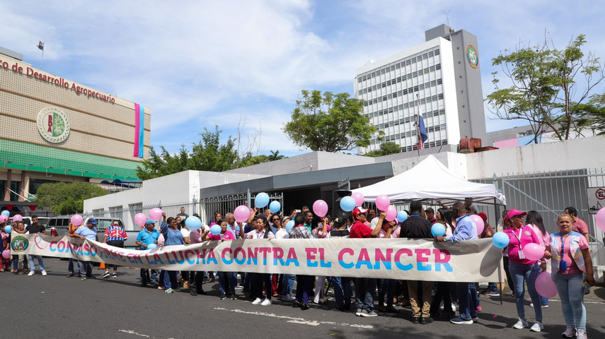 Asamblea Nacional lleva a cabo cadena humana por la prevención del cáncer de mama y próstata.