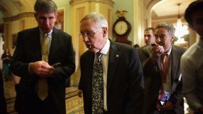 El líder demócrata en el Senado de EE.UU. deja el hospital y vuelve a casa