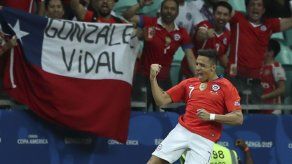 Con Alexis lesionado