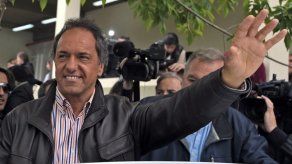 Oficialismo argentino subraya triunfo contundente de Daniel Scioli