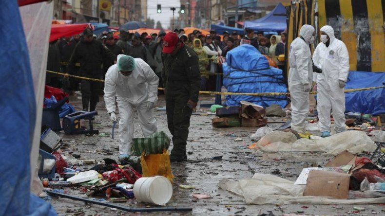 La Policía inspecciona el lugar de la explosión que provocó seis muertos en Bolivia