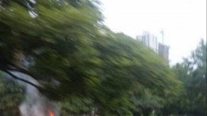 Vehículo se incendia en Tumba Muerto