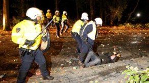 La Fiesta de Facebook en Holanda acaba con 34 detenidos