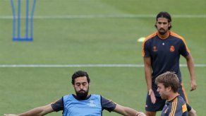 Estiramientos y charla técnica de Ancelotti en la mañana del Real Madrid