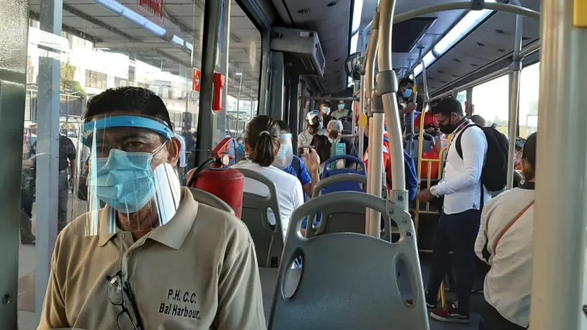 Mascarilla ya no será obligatoria en transporte público ni para las personas dedicadas al expendio y manipulación de alimentos.&nbsp;