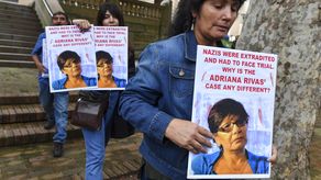 Rivas se mudó a Australia en 1978 y fue detenida en Chile durante una visita familiar en 2006. Quedó libre tras algunos meses en libertad condicional y huyó a Australia en 2009.