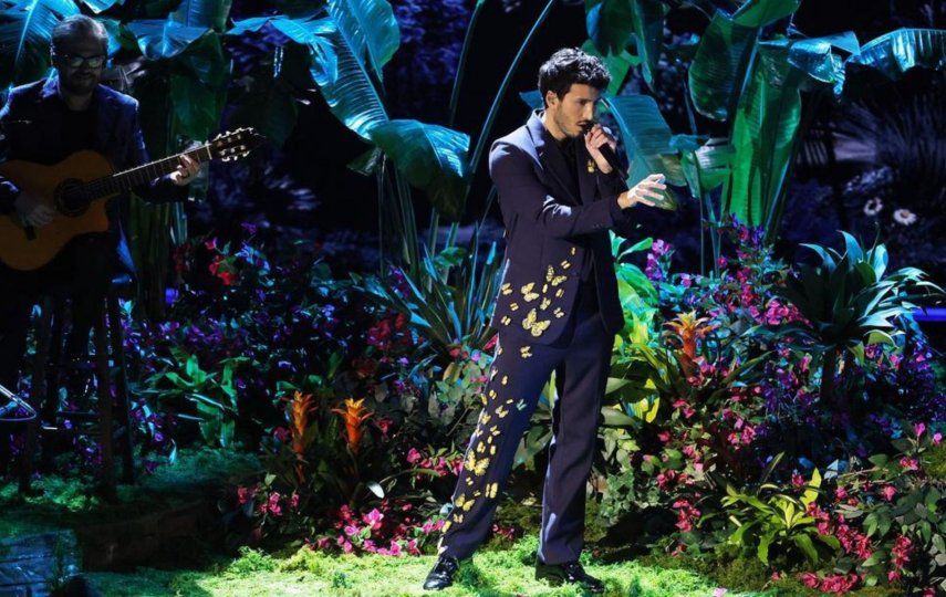 Sebastián Yatra durante su participación en los Premios Oscar 2022.