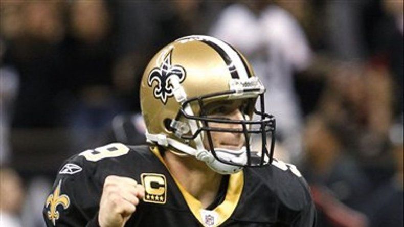 Drew Brees rompe marca de NFL en yardas por aire en una temporada