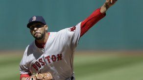 Price gana en su debut y Ortiz pegan jonrón por Boston