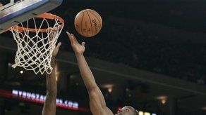 Wright luce ante su ex equipo; Wizards logran 1era victoria