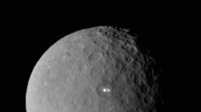Nave espacial se acerca a la órbita del planeta enano Ceres