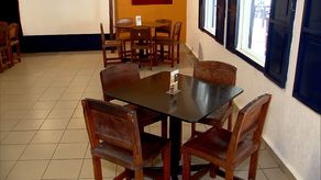 Aproximadamente 4,000 restaurantes han abierto.