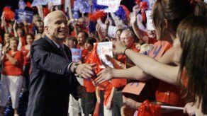 McCain: La política fiscal de Obama es socialista