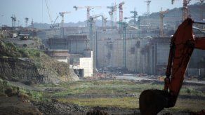 Exadministrador del Canal de Panamá respalda a su sucesor en el cargo