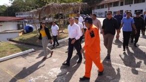 Presidente Cortizo y ministra Turner visitaron a estudiantes llegados de China