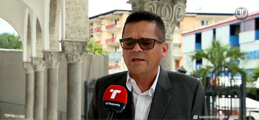 El exdirector de la Policía Nacional señala que no conducía el vehículo involucrado en accidente de vía.