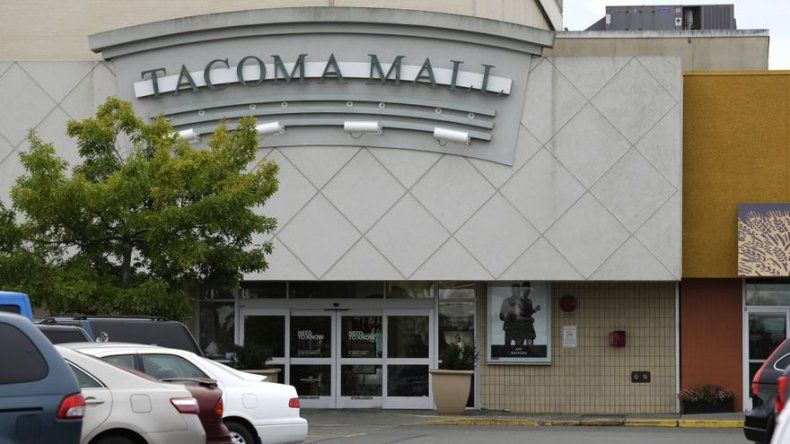 Chica negra de Tacoma demanda tras ser derribada por policía
