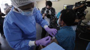 De acuerdo con los datos del Ministerio de Salud (Minsa), el jueves se aplicaron 104.862 dosis de la vacuna anticovid.