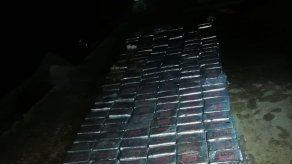Aprehenden a tres personas en decomiso de 2 mil paquetes de droga