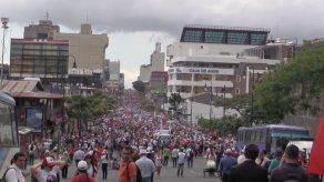 Bloquean rutas de Costa Rica durante huelga contra reforma fiscal
