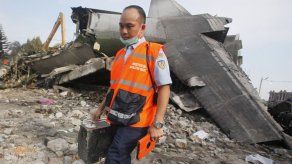No hay sobrevivientes en choque avión indonesio