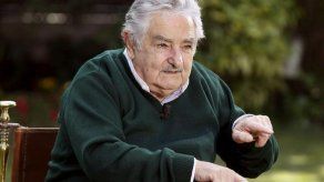 Mujica felicitó a Sánchez Cerén y le ofreció colaboración