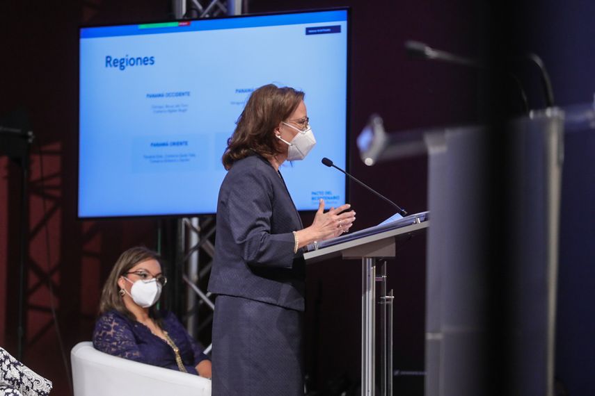 La Coordinadora Ejecutiva Nacional del Pacto del Bicentenario: Cerrando Brechas