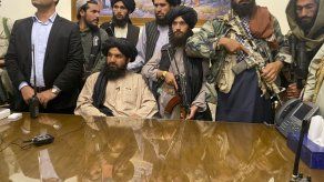 Dos décadas después de que Estados Unidos invadiera Afganistán porque el Talibán alojaba a los dirigentes de Al Qaeda, los expertos aseguran que el Talibán y Al Qaeda se mantienen alineados.