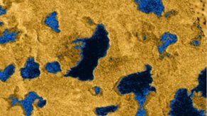 NASA confirma líquido en superficie de satélite de Saturno