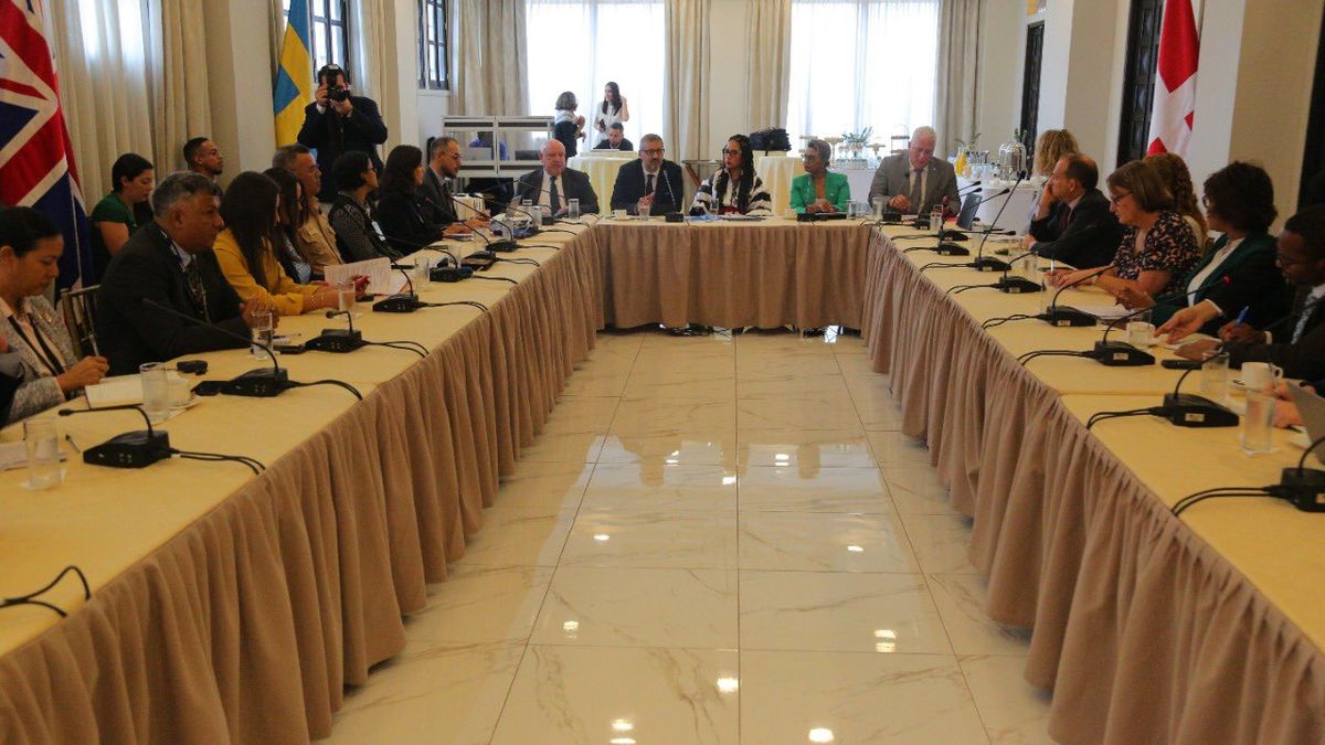 Autoridades de Panamá sostienen reunión con donantes para la situación migratoria