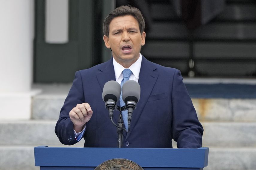 DeSantis en prueba migratoria, en su propio patio trasero