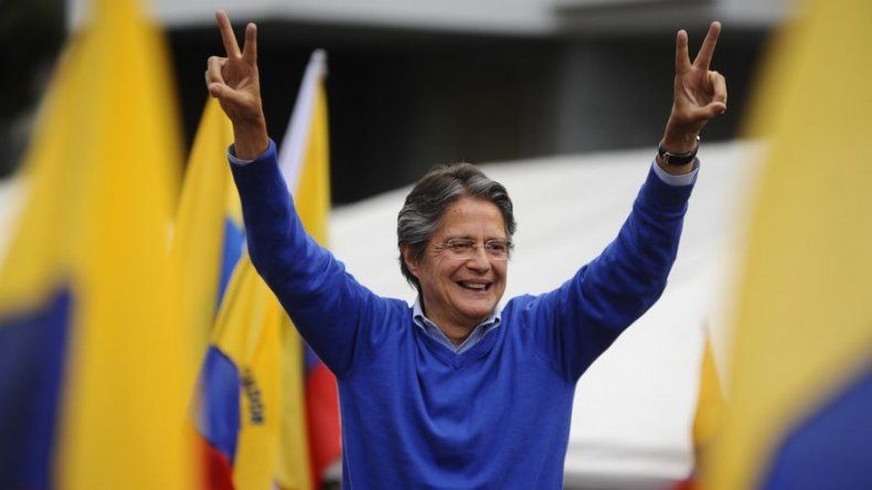 Candidato opositor de Ecuador pide que abran las urnas para recuento de votos
