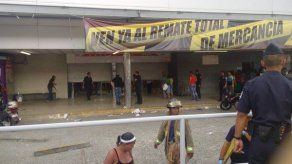 Incidente por amotinamiento de personas se registró en supermercado El Fuerte