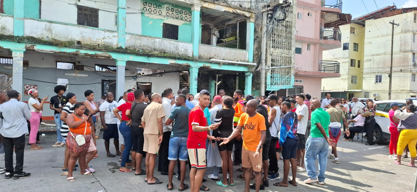 Incendio deja 120 damnificados en Colón