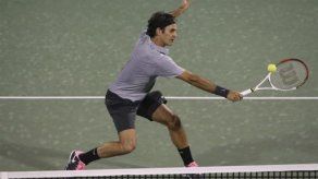 Federer medita jugar de blanco toda la temporada